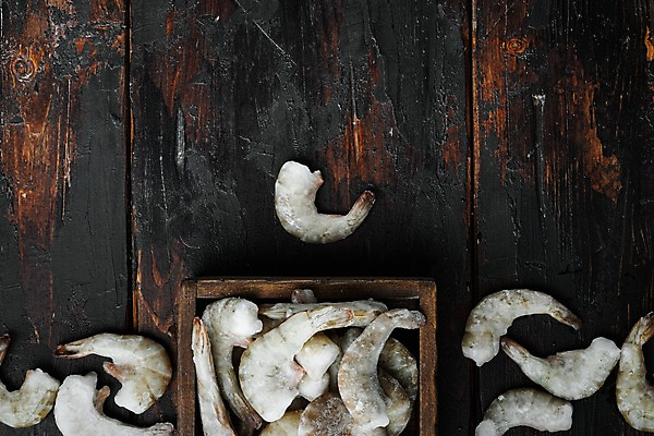 포토 JPG 해외이미지 식재료 새우 사람없음 하이앵글 나무그릇 나무탁자 해외포토 그릇 뷰포인트 탁자 갑각류 목재 파일형식