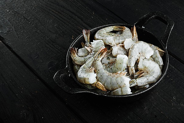 포토 JPG 해외이미지 식재료 검은배경 새우 사람없음 냄비 담기 해외포토 백그라운드 모션 갑각류 검은색 솥 파일형식