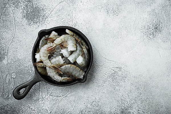 포토 JPG 해외이미지 식재료 회색배경 새우 사람없음 하이앵글 프라이팬 카피스페이스 해외포토 뷰포인트 백그라운드 주방용품 갑각류 공백 회색 파일형식