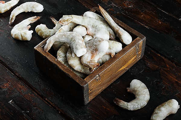 포토 JPG 해외이미지 식재료 검은배경 새우 사람없음 냉동 나무그릇 얼림 해외포토 그릇 백그라운드 컨셉 갑각류 목재 검은색 파일형식