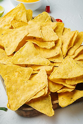 포토 JPG 해외이미지 실내 사람없음 흰배경 멕시코음식 나초 나무쟁반 해외포토 음식 백그라운드 쟁반 서양음식 내부 목재 흰색 파일형식