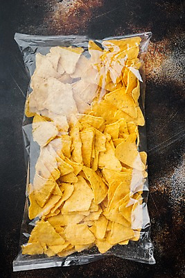 포토 JPG 해외이미지 검은배경 실내 사람없음 패키지 멕시코음식 나초 한봉지 해외포토 1 음식 백그라운드 서양음식 내부 검은색 파일형식