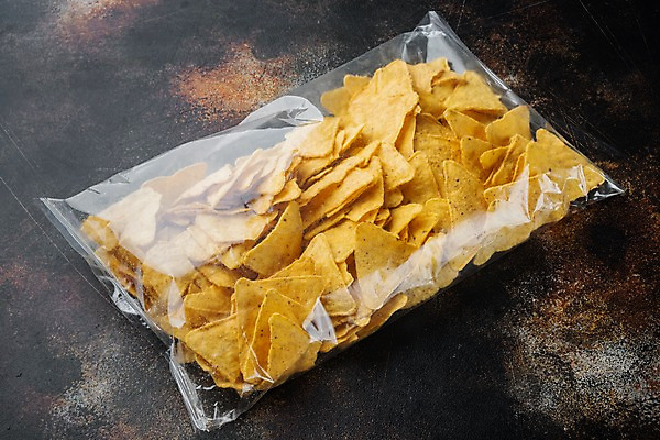 포토 JPG 해외이미지 검은배경 실내 사람없음 패키지 멕시코음식 나초 한봉지 해외포토 1 음식 백그라운드 서양음식 내부 검은색 파일형식