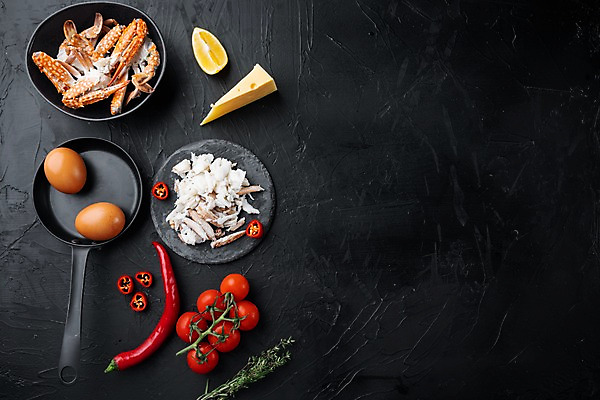 포토 JPG 해외이미지 그릇 방울토마토 검은배경 치즈 실내 사람없음 계란 꽃게 프라이팬 레몬 해산물 담기 홍고추 게다리 게살 돌판 카피스페이스 해외포토 식기 음식 백그라운드 토마토 과일 모션 고추 주방용품 유제품 내부 알 검은색 공백 게 돌_바위 파일형식