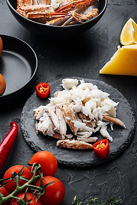 포토 JPG 해외이미지 방울토마토 검은배경 치즈 실내 사람없음 꽃게 레몬 해산물 반쪽 슬라이스 홍고추 게살 돌판 해외포토 음식 백그라운드 토마토 과일 고추 유제품 내부 검은색 게 돌_바위 파일형식