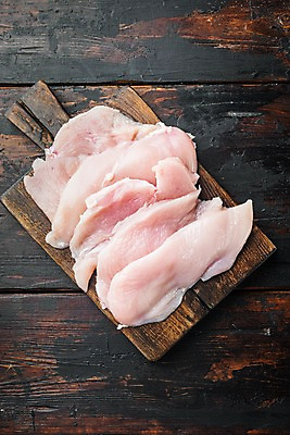 포토 JPG 해외이미지 다이어트 실내 생고기 사람없음 닭고기 신선 날것 나무도마 닭가슴살 나무배경 해외포토 백그라운드 도마 건강 육류 내부 목재 파일형식