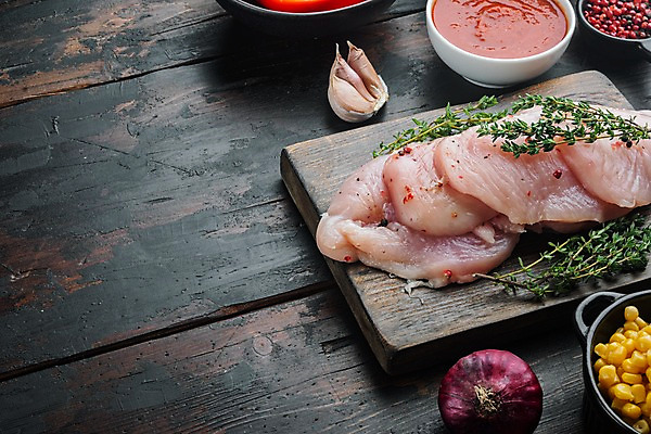 포토 JPG 해외이미지 식재료 실내 마늘 생고기 옥수수 사람없음 닭고기 준비 날것 멕시코음식 타코 나무도마 살사소스 카피스페이스 나무배경 해외포토 백그라운드 채소 곡류 도마 서양음식 육류 내부 목재 공백 소스_음식 파일형식