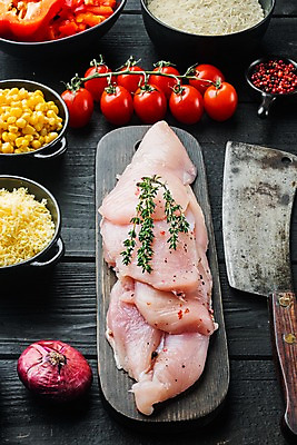 포토 JPG 해외이미지 식재료 방울토마토 검은배경 치즈 실내 생고기 옥수수 사람없음 닭고기 칼 허브 준비 날것 멕시코음식 타코 나무도마 통후추 해외포토 식물 백그라운드 토마토 유제품 곡류 도마 서양음식 육류 내부 목재 검은색 후추 파일형식