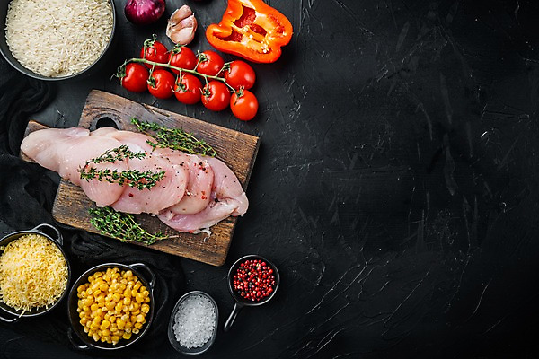 포토 JPG 해외이미지 식재료 방울토마토 검은배경 치즈 파프리카 실내 생고기 옥수수 사람없음 닭고기 쌀 준비 날것 소금 멕시코음식 타코 나무도마 통후추 카피스페이스 해외포토 백그라운드 토마토 채소 유제품 곡류 도마 서양음식 육류 내부 목재 검은색 공백 후추 파일형식