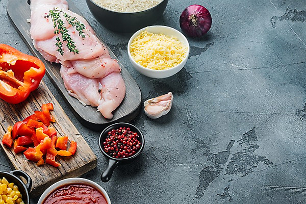 포토 JPG 해외이미지 식재료 회색배경 치즈 파프리카 실내 생고기 옥수수 사람없음 닭고기 준비 날것 멕시코음식 타코 나무도마 통후추 카피스페이스 해외포토 백그라운드 채소 유제품 곡류 도마 서양음식 육류 내부 목재 공백 회색 후추 파일형식