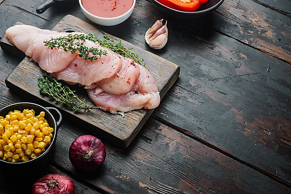 포토 JPG 해외이미지 식재료 실내 마늘 생고기 옥수수 사람없음 닭고기 허브 준비 날것 멕시코음식 타코 나무도마 살사소스 카피스페이스 나무배경 해외포토 식물 백그라운드 채소 곡류 도마 서양음식 육류 내부 목재 공백 소스_음식 파일형식