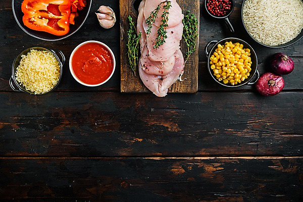 포토 JPG 해외이미지 식재료 치즈 파프리카 실내 마늘 생고기 옥수수 사람없음 하이앵글 닭고기 쌀 허브 준비 날것 멕시코음식 타코 나무도마 살사소스 통후추 카피스페이스 나무배경 해외포토 식물 뷰포인트 백그라운드 채소 유제품 곡류 도마 서양음식 육류 내부 목재 공백 소스_음식 후추 파일형식