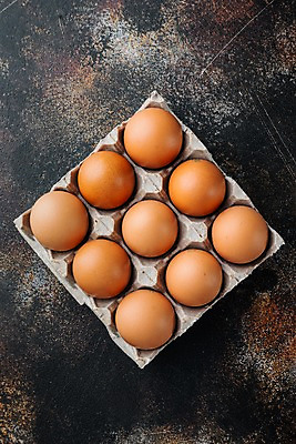 포토 JPG 해외이미지 음식 검은배경 실내 사람없음 하이앵글 계란 계란판 해외포토 뷰포인트 백그라운드 내부 알 검은색 파일형식