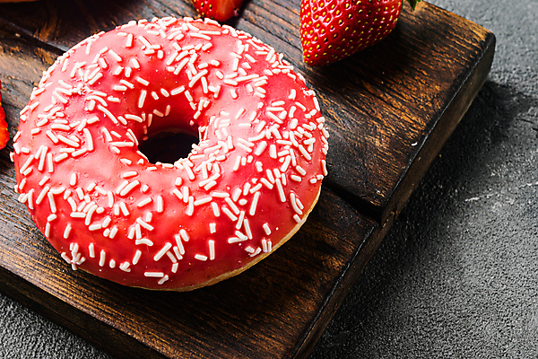 포토 JPG 해외이미지 회색배경 딸기 디저트 실내 사람없음 도넛 달콤 딸기맛 해외포토 음식 백그라운드 과일 내부 회색 맛 파일형식