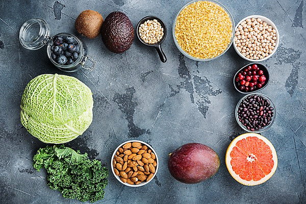 포토 JPG 해외이미지 그릇 회색배경 콩 키위 사람없음 병 자몽 양배추 블루베리 아보카도 건강식 병아리콩 크랜베리 해외포토 식기 열매 음식 백그라운드 채소 과일 곡류 회색 파일형식