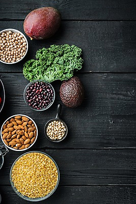 포토 JPG 해외이미지 채소 검은배경 콩 사람없음 아몬드 아보카도 병아리콩 해외포토 백그라운드 과일 곡류 검은색 견과류 파일형식