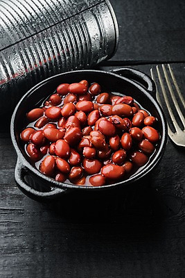 포토 JPG 해외이미지 그릇 포크 검은배경 콩 사람없음 캔 통조림 비건 해외포토 식기 백그라운드 곡류 검은색 채식주의자 파일형식