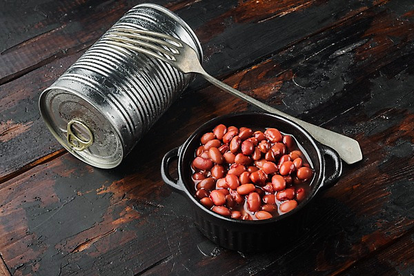 포토 JPG 해외이미지 포크 검은배경 콩 사람없음 캔 통조림 단팥 비건 해외포토 식기 백그라운드 곡류 검은색 채식주의자 파일형식