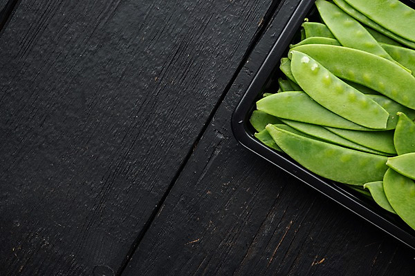 포토 JPG 해외이미지 백그라운드 검은배경 근접촬영 사람없음 쌓기 완두콩 꼬투리 카피스페이스 해외포토 뷰포인트 모션 콩 검은색 공백 파일형식