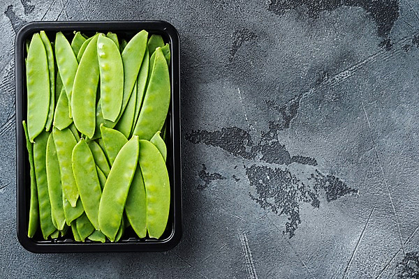 포토 JPG 해외이미지 그릇 회색배경 사람없음 쌓기 완두콩 꼬투리 카피스페이스 해외포토 식기 백그라운드 모션 콩 공백 회색 파일형식