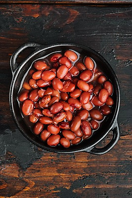 포토 JPG 해외이미지 그릇 검은배경 콩 사람없음 통조림 단팥 비건 해외포토 식기 백그라운드 곡류 검은색 채식주의자 파일형식