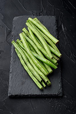 포토 JPG 해외이미지 검은배경 사람없음 쌓기 다발 콩깍지 강낭콩 해외포토 백그라운드 모션 콩 검은색 파일형식