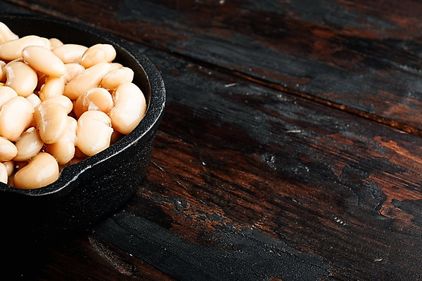 포토 JPG 해외이미지 그릇 접시 검은배경 콩 근접촬영 사람없음 카피스페이스 해외포토 식기 뷰포인트 백그라운드 곡류 검은색 공백 파일형식