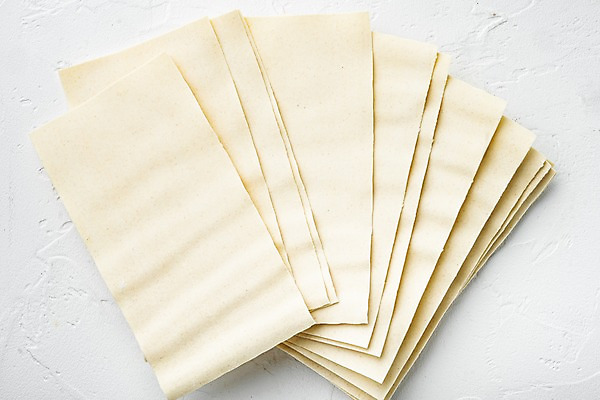 포토 JPG 해외이미지 식재료 실내 사람없음 쌓기 흰배경 라자냐 해외포토 백그라운드 모션 내부 흰색 이탈리아음식 파일형식