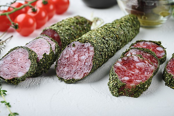 포토 JPG 해외이미지 방울토마토 건조 실내 돼지고기 사람없음 소시지 허브 흰배경 슬라이스 살라미 허브가루 해외포토 식물 백그라운드 토마토 육류 내부 흰색 가공식품 가루 파일형식