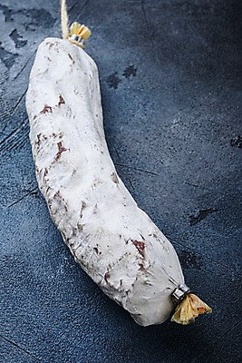 포토 JPG 해외이미지 건조 실내 돼지고기 사람없음 한개 소시지 해외포토 1 육류 내부 가공식품 파일형식