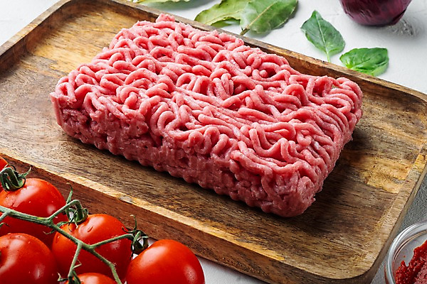 포토 JPG 해외이미지 식재료 방울토마토 실내 근접촬영 사람없음 소고기 허브 흰배경 바질 나무쟁반 다진고기 다짐육 해외포토 식물 뷰포인트 백그라운드 토마토 쟁반 육류 내부 목재 흰색 파일형식