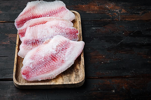 포토 JPG 해외이미지 실내 사람없음 냉동 생선회 날것 나무쟁반 틸라피아 카피스페이스 나무배경 얼림 해외포토 백그라운드 컨셉 쟁반 내부 목재 공백 회 민물고기 파일형식