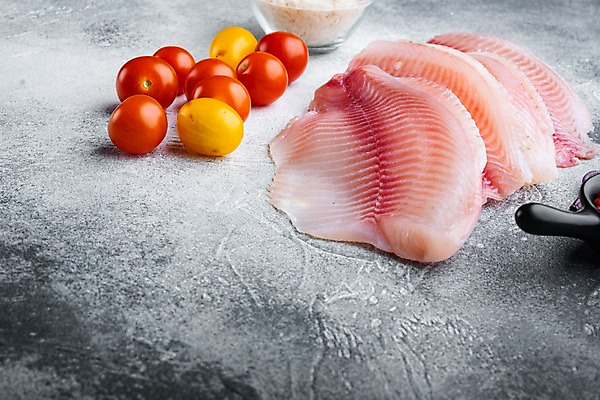 포토 JPG 해외이미지 방울토마토 회색배경 실내 사람없음 생선회 신선 준비 날것 틸라피아 해외포토 백그라운드 토마토 내부 회색 회 민물고기 파일형식
