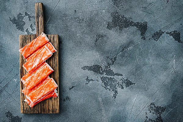 포토 JPG 해외이미지 식재료 회색배경 사람없음 하이앵글 나무도마 맛살 카피스페이스 해외포토 음식 뷰포인트 백그라운드 도마 목재 공백 회색 파일형식