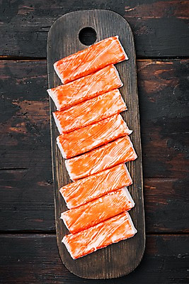 포토 JPG 해외이미지 식재료 사람없음 하이앵글 나무도마 나무탁자 맛살 해외포토 음식 뷰포인트 탁자 도마 목재 파일형식