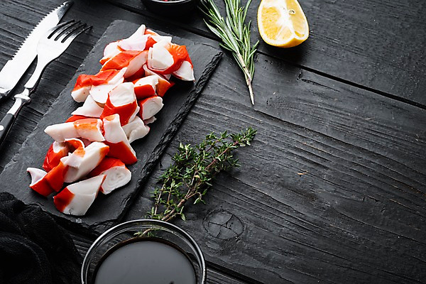 포토 JPG 해외이미지 포크 식재료 검은배경 사람없음 나이프 레몬 간장 종지 로즈메리 맛살 백리향 살라미 카피스페이스 돌접시 해외포토 그릇 식기 접시 음식 백그라운드 과일 검은색 공백 양념 칼 허브 파일형식