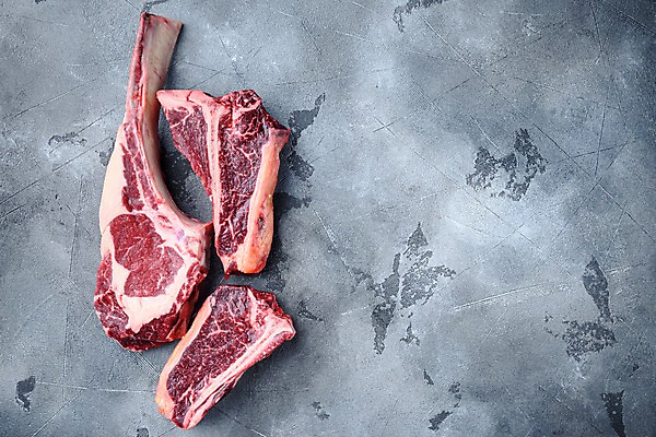 포토 JPG 해외이미지 식재료 회색배경 실내 생고기 사람없음 소고기 티본스테이크 카피스페이스 토마호크 해외포토 백그라운드 육류 스테이크 내부 공백 회색 파일형식