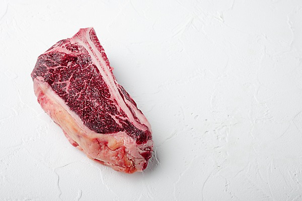포토 JPG 해외이미지 식재료 실내 생고기 사람없음 소고기 신선 흰배경 카피스페이스 해외포토 백그라운드 육류 내부 공백 흰색 파일형식