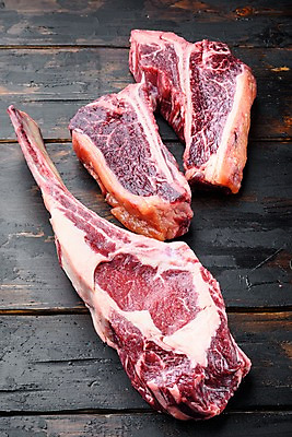 포토 JPG 해외이미지 식재료 실내 종류 생고기 사람없음 소고기 티본스테이크 나무배경 토마호크 해외포토 백그라운드 육류 스테이크 내부 파일형식