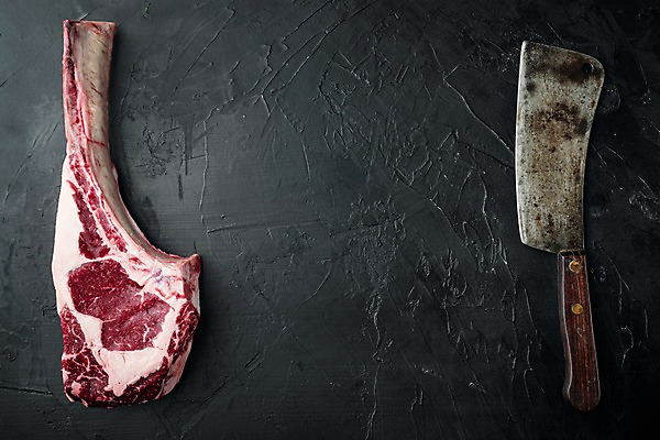 포토 JPG 해외이미지 식재료 검은배경 실내 생고기 사람없음 소고기 신선 칼 카피스페이스 토마호크 해외포토 백그라운드 육류 내부 검은색 공백 파일형식
