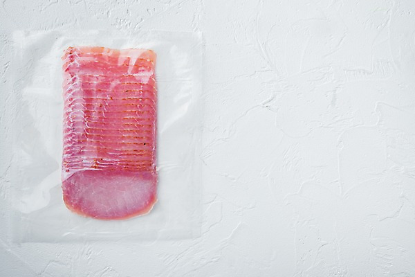 포토 JPG 해외이미지 포장 실내 돼지고기 사람없음 하이앵글 흰배경 슬라이스 진공 하몽 진공포장 해외포토 뷰포인트 백그라운드 육류 내부 흰색 햄 파일형식