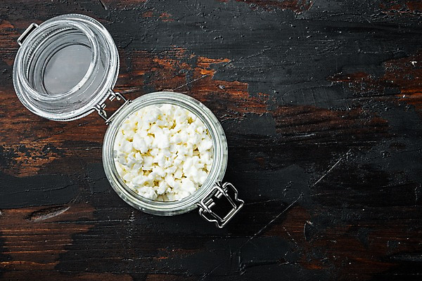 포토 JPG 해외이미지 유리병 치즈 실내 사람없음 담기 카피스페이스 나무배경 해외포토 백그라운드 모션 병_용기 유제품 내부 공백 파일형식