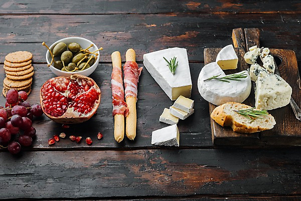 포토 JPG 해외이미지 포도 실내 사람없음 크래커 애피타이저 바게트 올리브 햄 석류 로즈메리 그리시니 나무도마 브리치즈 블루치즈 까망베르치즈 카피스페이스 나무배경 고르곤졸라치즈 해외포토 열매 음식 빵 백그라운드 과일 치즈 도마 육류 내부 목재 쿠키 공백 허브 파일형식