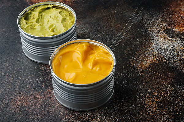 포토 JPG 해외이미지 치즈 실내 사람없음 캔 과카몰리 나무배경 해외포토 백그라운드 유제품 내부 소스_음식 파일형식