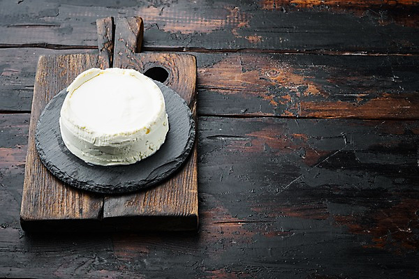 포토 JPG 해외이미지 실내 사람없음 나무도마 돌판 카피스페이스 나무배경 리코타치즈 해외포토 백그라운드 치즈 도마 내부 목재 공백 돌_바위 파일형식