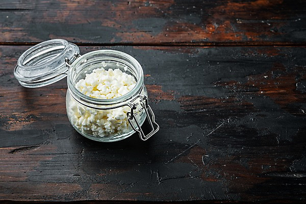 포토 JPG 해외이미지 유리병 치즈 실내 사람없음 담기 카피스페이스 나무배경 해외포토 백그라운드 모션 병_용기 유제품 내부 공백 파일형식