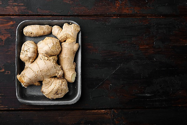 포토 JPG 해외이미지 식재료 쟁반 실내 사람없음 하이앵글 생강 카피스페이스 나무배경 해외포토 뷰포인트 백그라운드 채소 내부 공백 파일형식