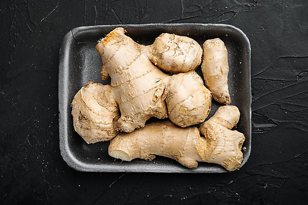 포토 JPG 해외이미지 식재료 검은배경 쟁반 실내 사람없음 생강 해외포토 백그라운드 채소 내부 검은색 파일형식