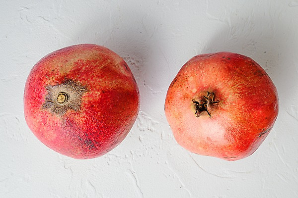 포토 JPG 해외이미지 실내 사람없음 하이앵글 두개 흰배경 석류 해외포토 뷰포인트 백그라운드 2 과일 내부 흰색 파일형식