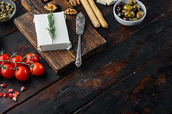 포토 JPG 해외이미지 그릇 방울토마토 치즈 사람없음 샐러드 소시지 올리브 채식 호두 다이어트음식 나무도마 나무탁자 석류알 잼나이프 채식주의자 카피스페이스 비건음식 해외포토 식기 열매 음식 다이어트 토마토 탁자 유제품 도마 목재 공백 견과류 가공식품 나이프 석류 파일형식 비건